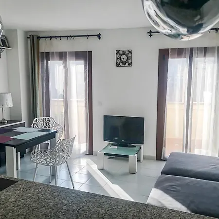 Lets Holidays 1 Min To The 2 Апартаменти