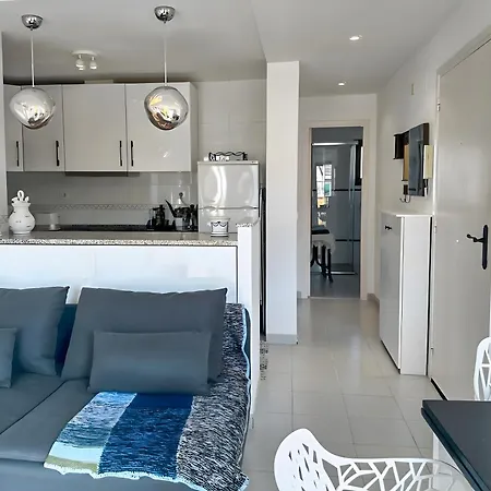 Lets Holidays 1 Min To The 2 Apartment *