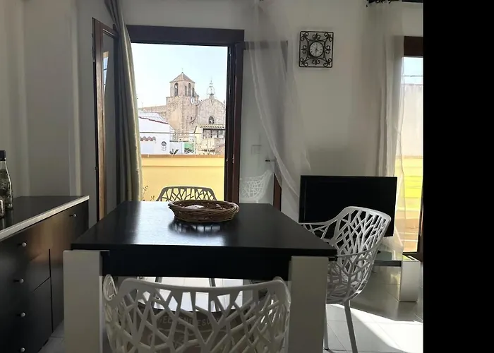 Lets Holidays 1 Min To The 2 *